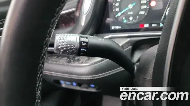 Genesis G90 2023 — Photo 28/35