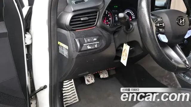 Hyundai Veloster 2020 — Photo 12/20