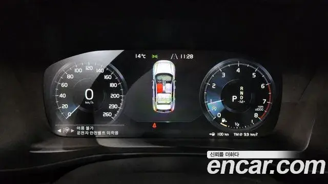 Volvo XC40 2018 — ფოტო 3/37