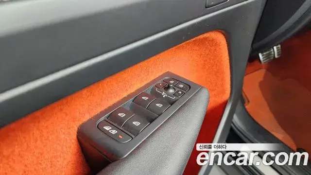 Volvo XC40 2018 — ფოტო 12/37