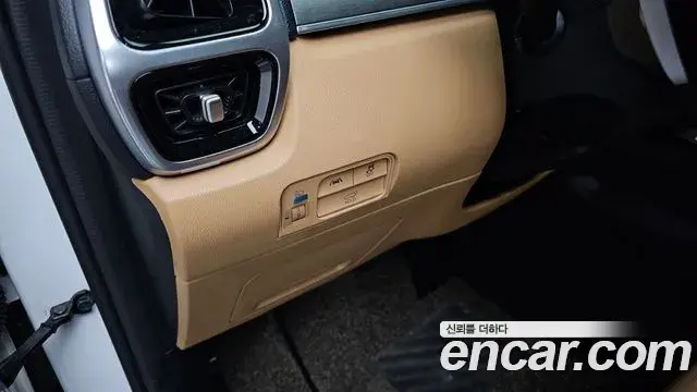 Kia Sorento 2021 — Фото 18/20