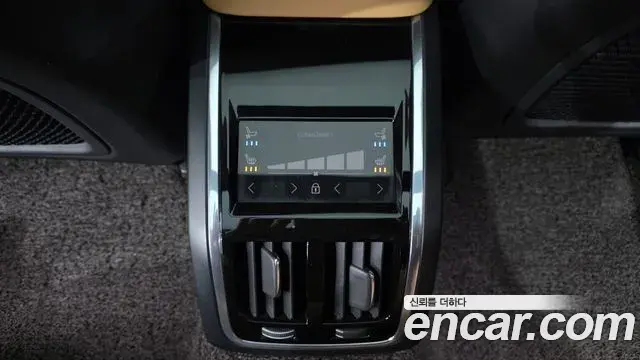 Volvo S90 2023 — ფოტო 30/34