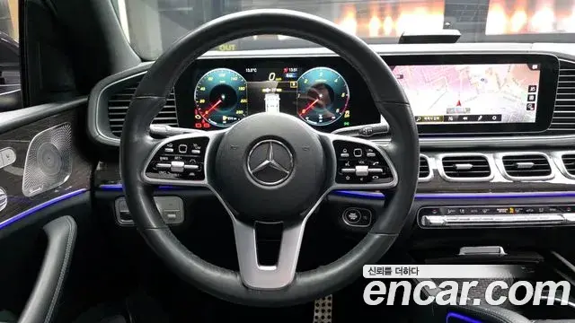 Mercedes-Benz GLE-Class 2021 — Фото 13/20