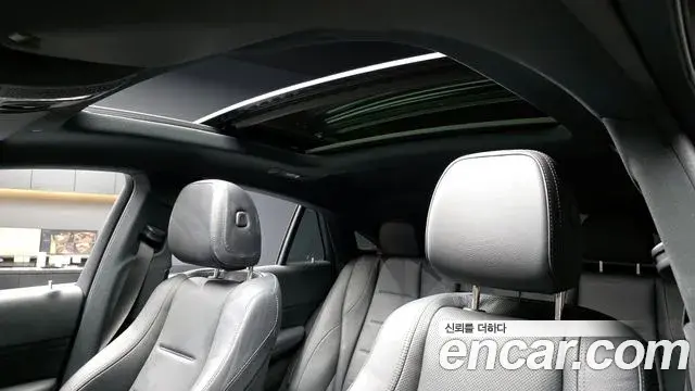 Mercedes-Benz GLE-Class 2021 — Фото 19/20