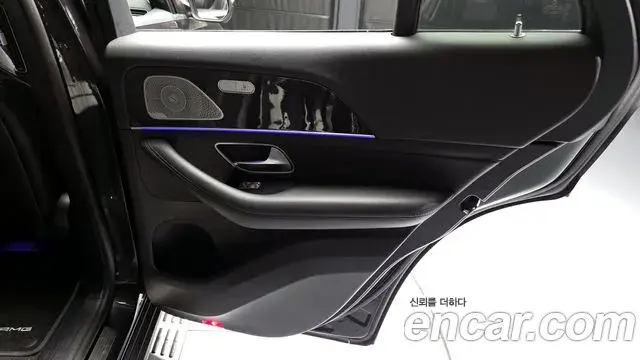 Mercedes-Benz GLE-Class 2021 — Photo 24/33