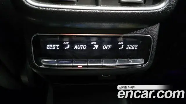 Mercedes-Benz GLE-Class 2021 — Photo 28/33