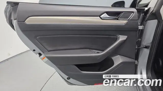 Volkswagen Arteon 2020 — Şəkil 32/34