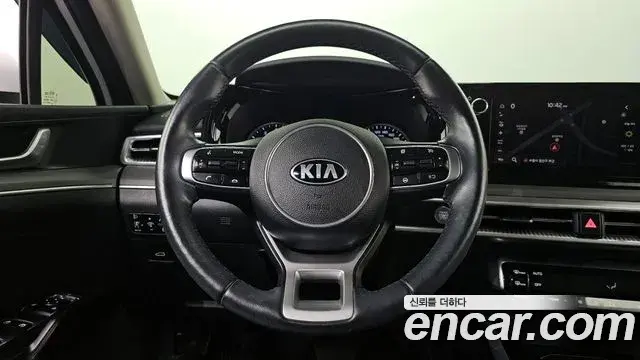 Kia K5 2021 — Фото 13/20