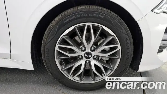 Kia K5 2021 — Photo 6/30