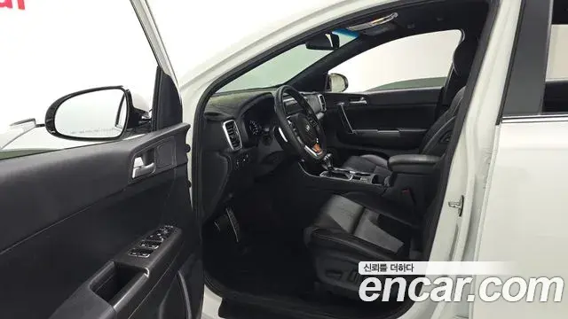 Kia Sportage The Bold 2021 — ფოტო 15/32