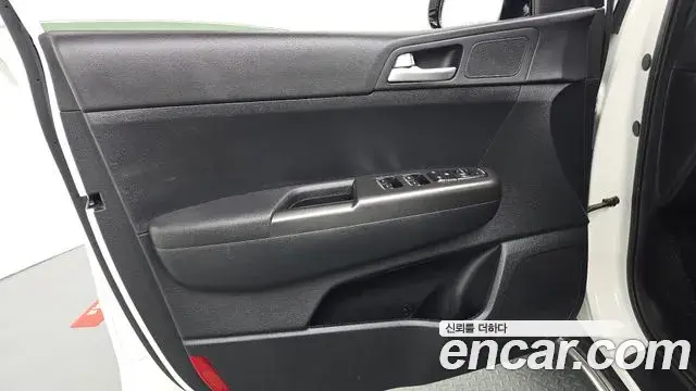 Kia Sportage The Bold 2021 — ფოტო 6/32