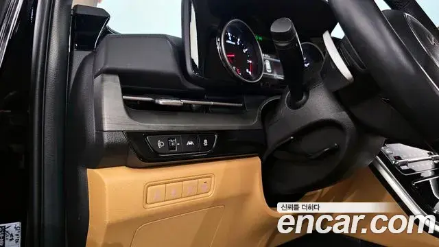 Kia Carnival 2023 — Фото 13/20