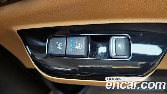 Kia Carnival 2023 — Фото 16/20