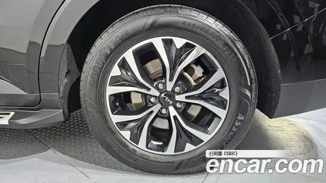 Kia Carnival 2023 — Photo 22/30