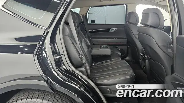 Genesis GV80 2021 — ფოტო 18/20