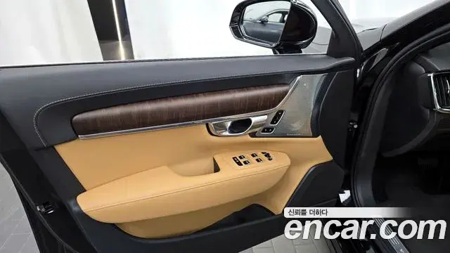 Volvo S90 2023 — ფოტო 31/34