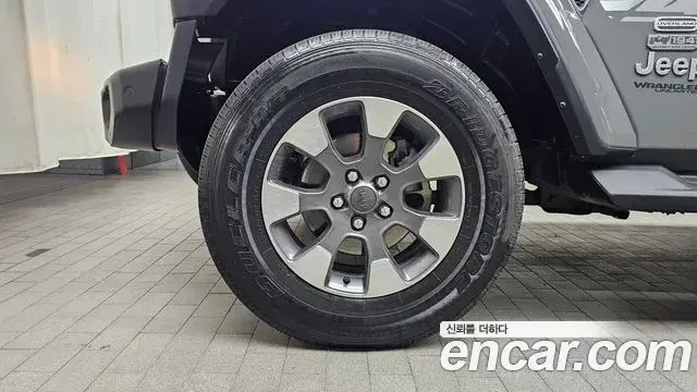 Jeep Wrangler 2021 — Photo 28/30