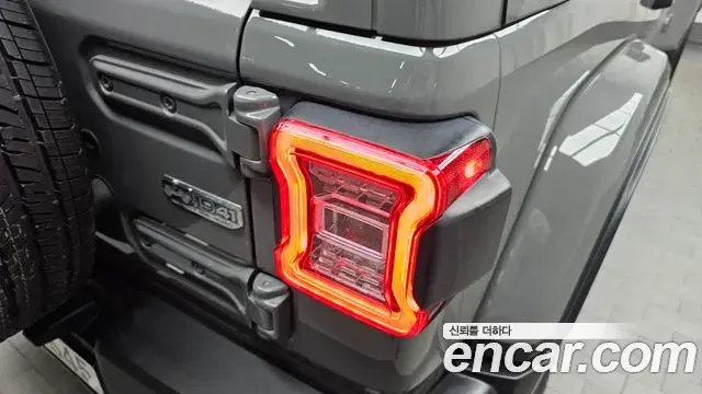 Jeep Wrangler 2021 — Photo 10/30