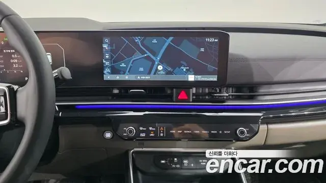 Kia Carnival 2024 — ფოტო 21/35