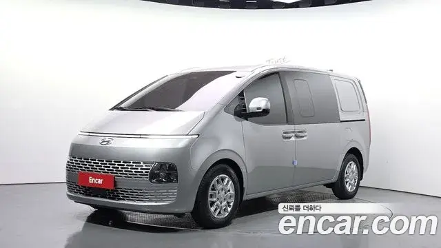 Hyundai Staria 2022 — Фото 1/20