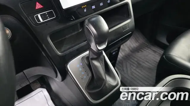 Hyundai Staria 2022 — Фото 9/20