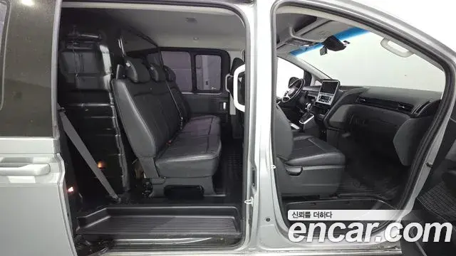 Hyundai Staria 2022 — Фото 11/20