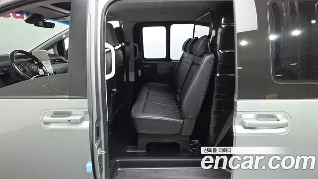 Hyundai Staria 2022 — Photo 1/31