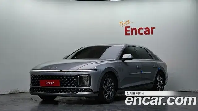 Hyundai Grandeur Hybrid 2023 — Photo 8/20