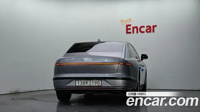 Hyundai Grandeur Hybrid 2023 — Photo 16/20