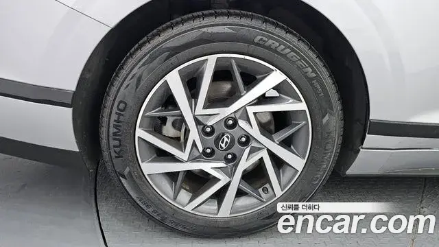 Hyundai Grandeur Hybrid 2023 — Photo 9/20