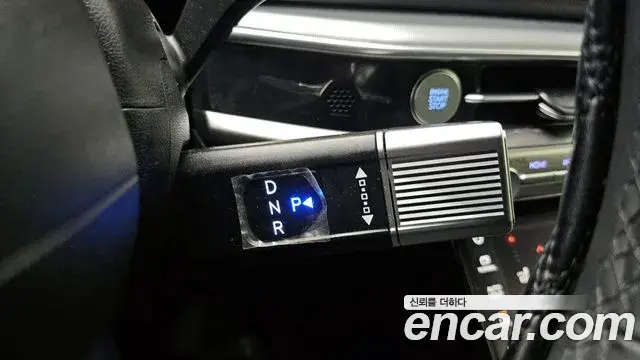 Hyundai Grandeur Hybrid 2023 — Photo 13/20