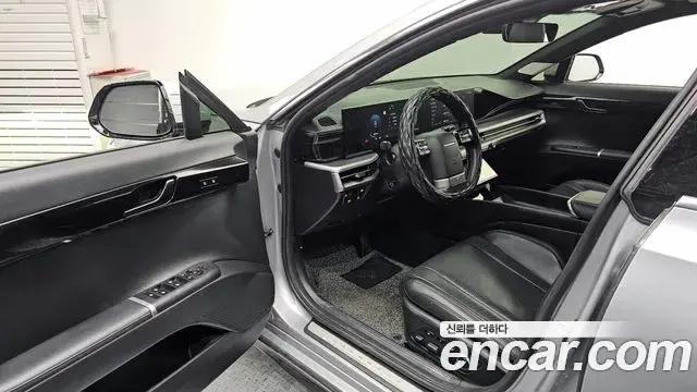 Hyundai Grandeur Hybrid 2023 — Photo 2/20