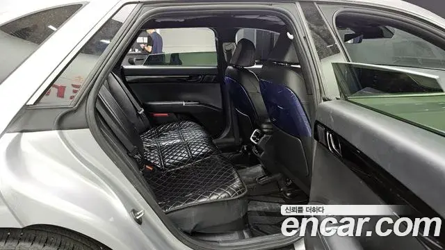 Hyundai Grandeur Hybrid 2023 — Photo 4/20