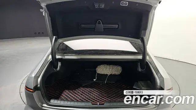 Hyundai Grandeur Hybrid 2023 — Photo 19/20
