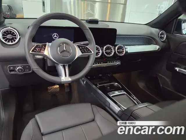 Mercedes-Benz EQB 2025 — Şəkil 18/20