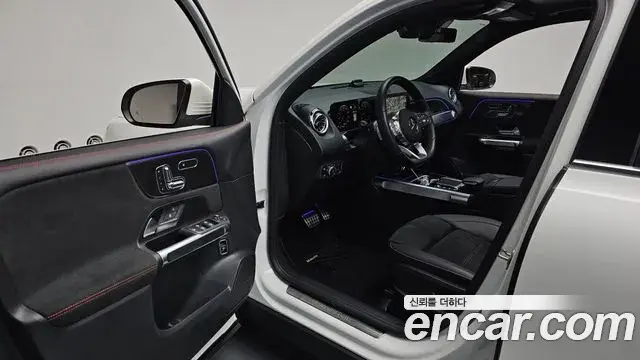 Mercedes-Benz GLB-Class 2023 — Фото 10/20