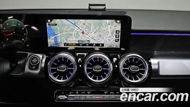 Mercedes-Benz GLB-Class 2023 — Фото 13/20