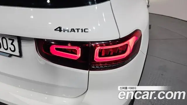 Mercedes-Benz GLB-Class 2023 — Photo 10/33