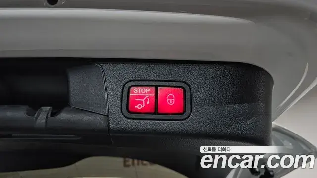 Mercedes-Benz GLB-Class 2023 — Photo 12/33