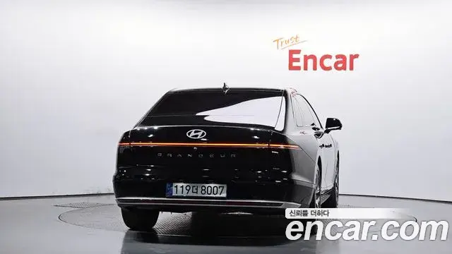Hyundai Grandeur Hybrid 2024 — ფოტო 18/34