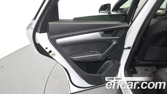 Audi Q5 2020 — Şəkil 6/39