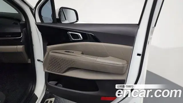 Kia Carnival 2024 — Photo 2/36