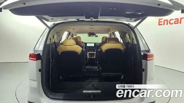 Kia Carnival 2022 — Фото 19/20
