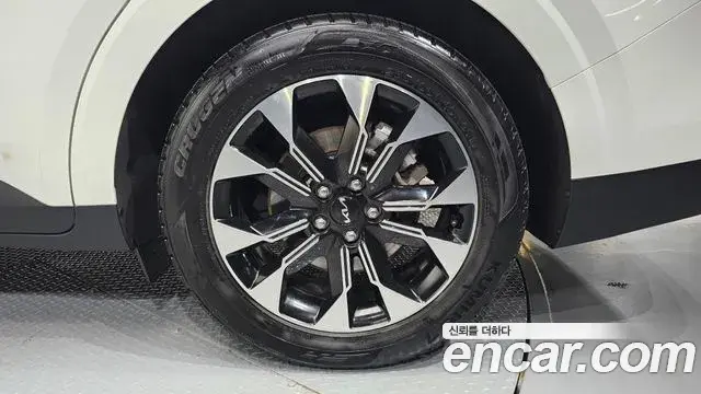 Kia Carnival 2022 — Photo 1/31