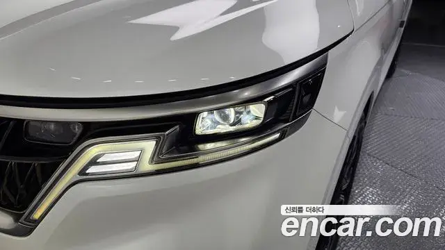 Kia Carnival 2022 — Photo 6/31