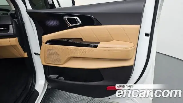 Kia Carnival 2022 — Photo 29/31