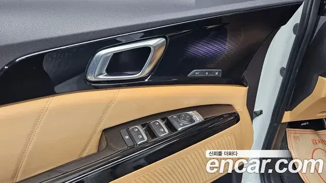 Kia Carnival 2022 — Photo 2/31