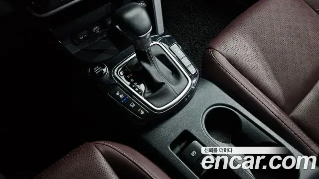 Kia Seltos 2019 — ფოტო 17/20