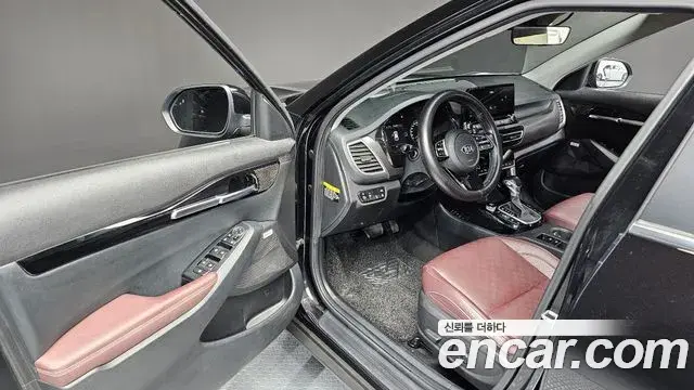 Kia Seltos 2019 — ფოტო 14/20