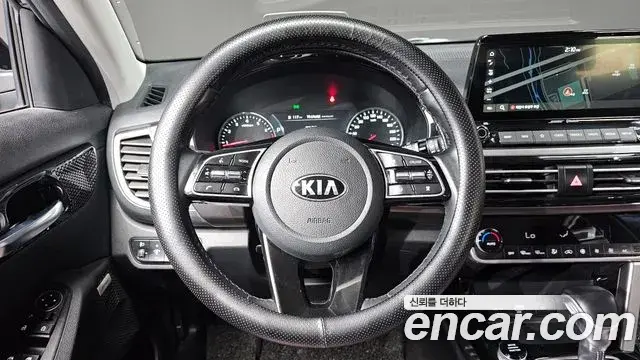 Kia Seltos 2019 — ფოტო 18/20